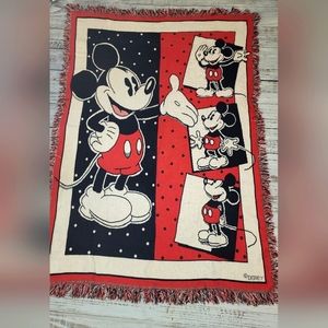 Mickey mouse Beacon Disney woven blanket